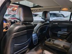 کرایسلەر 300